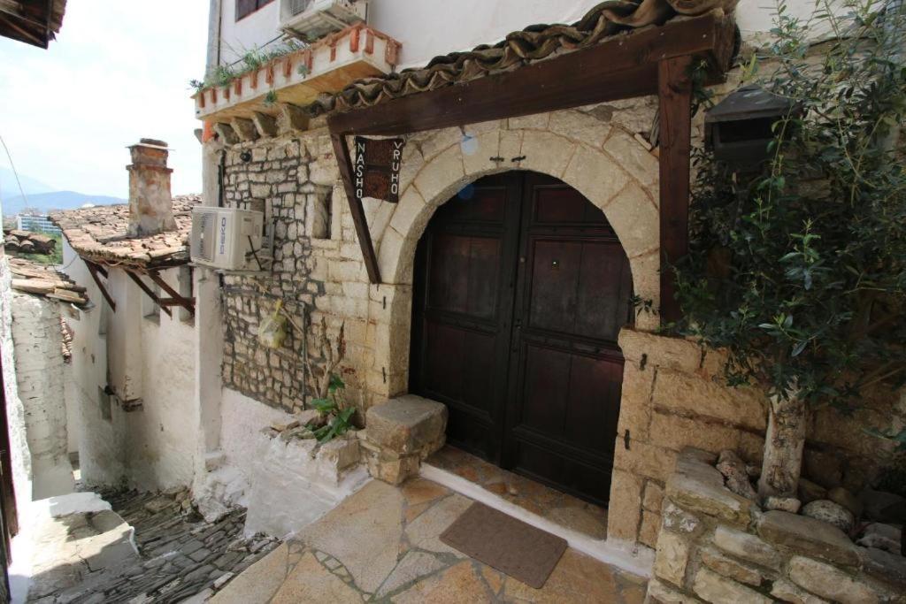 Hotel Nasho Vruho بيرات المظهر الخارجي الصورة